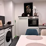 Lopezan House, Living