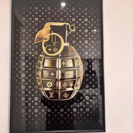 Lopezan House, Living