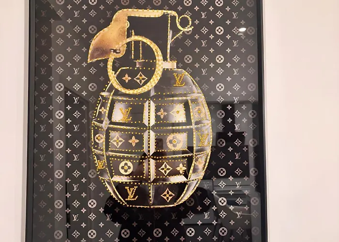 Lopezan House, Living